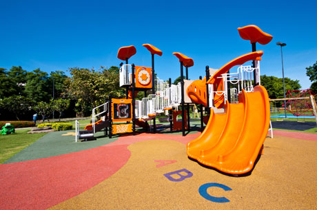 Terrain de jeux de plein air en plastique Kidscenter Qitele